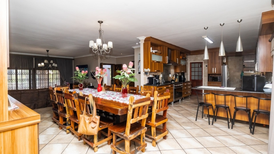 5 Bedroom Property for Sale in Protea Park North West